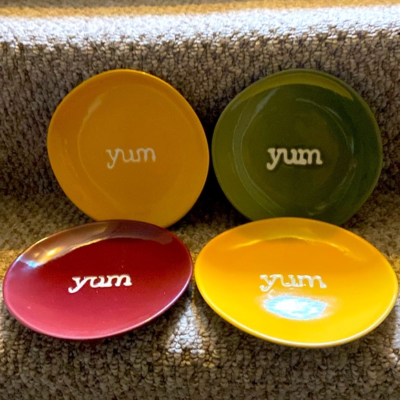Set of 4 Appetizer Plates "Yum" Each 7" - Picture 1 of 6